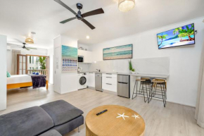 Palm Cove Beach Retreat - 1st Floor